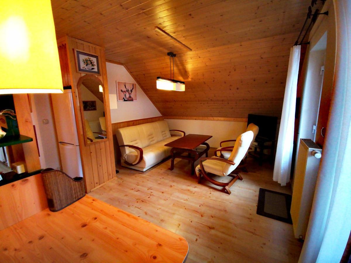 Kamratowo Homestay *